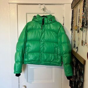 Aritzia Green Super Puff Shorty